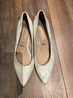 Tamaris pumps met kant maat 40, Kleding | Dames, Trouwkleding en Trouwaccessoires, Ophalen of Verzenden, Zo goed als nieuw, Zwart