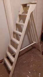 Vintage trap huishoudtrap schilderstrap crèmekleurig, Doe-het-zelf en Verbouw, Ladders en Trappen, Ophalen, Gebruikt, Minder dan 2 meter