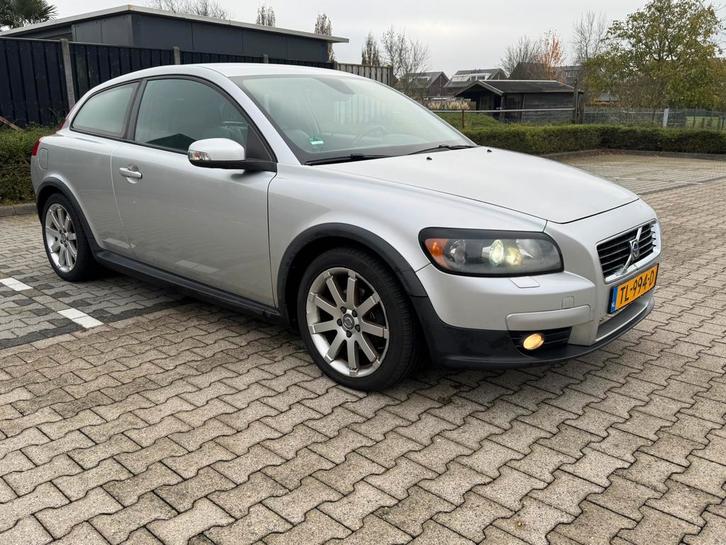 Volvo C30 1.6 D 2007 Grijs, full options, stoelverw, leder, Auto's, Volvo, Particulier, C30, ABS, Adaptieve lichten, Airbags, Airconditioning