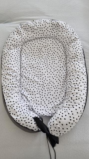 Handmade babynestje incl dekentje beschikbaar voor biedingen
