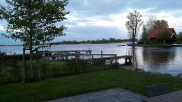Te huur vakantiehuis aan meer in Friesland aan open water