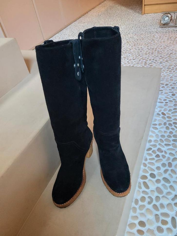 UGG Zwarte Suède Laarzen maat 38, Kleding | Dames, Schoenen, Gedragen, Hoge laarzen, Zwart, Ophalen of Verzenden