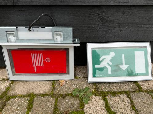 Nooduitgang en brandslang aanduiding lampen, Doe-het-zelf en Verbouw, Bouwverlichting, Zo goed als nieuw, Ophalen of Verzenden