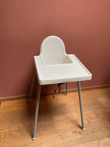 Ikea kinderstoel met tafelblad beschikbaar voor biedingen