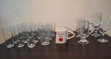 Waterglazen, bierglazen, theekoppen en overige voor uitzet beschikbaar voor biedingen