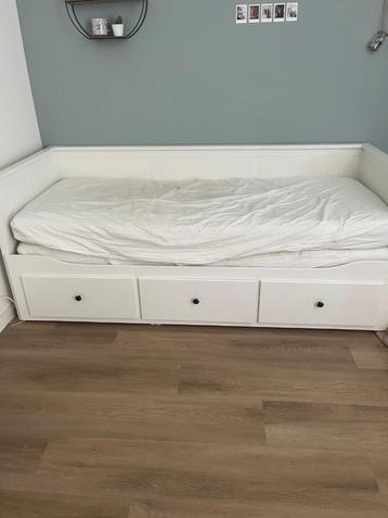 Ikea Hemnes bedbank uitschuifbaar met twee matrassen