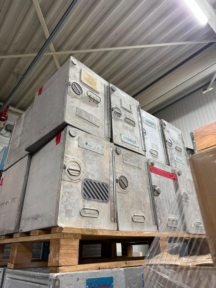 Galley containers airline trolley flightcase canister, Verzamelen, Luchtvaart en Vliegtuigspotten, Gebruikt, Overige typen, Ophalen