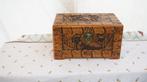 Kistje handgesneden ( Aziatisch, Antiek en Kunst, Ophalen of Verzenden