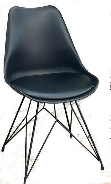 Charles Eames look a like industriële kuipstoelen beschikbaar voor biedingen