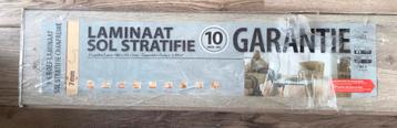 Laminaat + Plakplinten - 5 pakken laminaat vloer beschikbaar voor biedingen