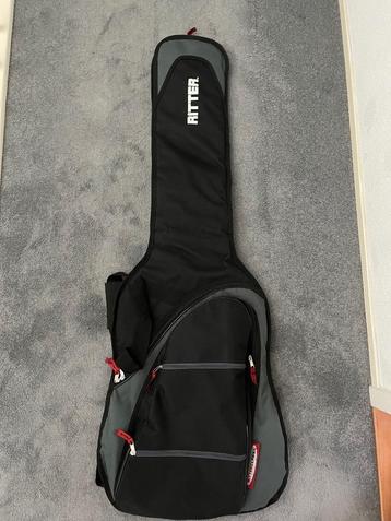 Gigbag Ritter voor Basgitaar en twee nieuwe sets snaren beschikbaar voor biedingen