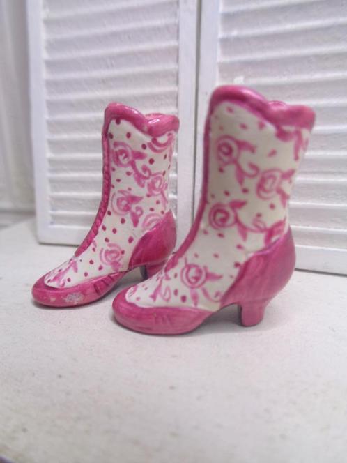 Mooie laarsjes.....,, Poppenhuis 1:12 (Nr W5 )*, Verzamelen, Poppenhuizen en Toebehoren, Nieuw, Poppenhuis, Ophalen of Verzenden
