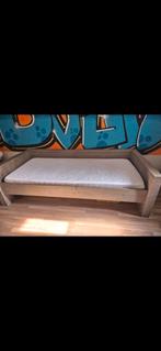 Eenpersoonsbed van steigerhout (bedbank), Ophalen