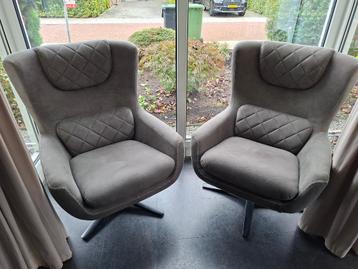 2 Prachtige kwalitatieve draaistoelen beschikbaar voor biedingen