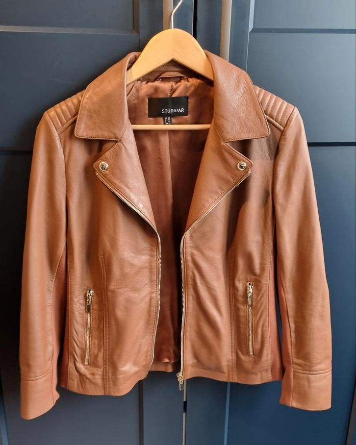 Nieuwstaat leren jasje Studio AR mt 38, Kleding | Dames, Jasjes, Kostuums en Pakken, Nieuw, Jasje, Maat 38/40 (M), Bruin, Ophalen of Verzenden