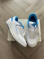 Air Jordan 2 Retro Low 42, Schoenen, Nieuw, Ophalen of Verzenden, A