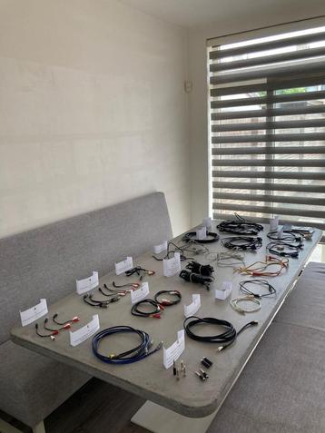 Jack, RCA/Tulp, AC-DC adapter, USB, VGA, HDMI en meer!!! beschikbaar voor biedingen