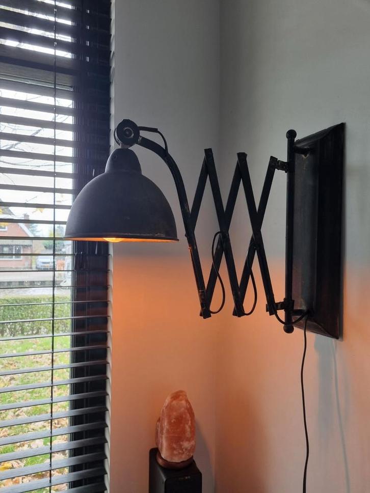 Metalen wandlamp modern design, Huis en Inrichting, Lampen | Wandlampen, Gebruikt, Metaal, Ophalen of Verzenden