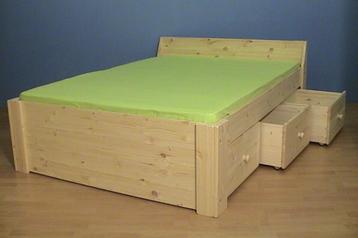Stevig massief houten bed met 3 of 6 laden beschikbaar voor biedingen