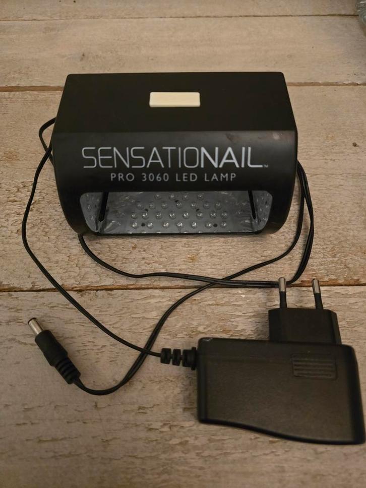 SensatioNail Pro 360 LED Lamp - Nagel Droger, Sieraden, Tassen en Uiterlijk, Uiterlijk | Cosmetica en Make-up, Gebruikt, Toebehoren