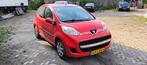 Wegens overcompleet: Peugeot 107 1.0 12V 5DR 2010 Rood, Voorwielaandrijving, 4 stoelen, 68 pk, Origineel Nederlands
