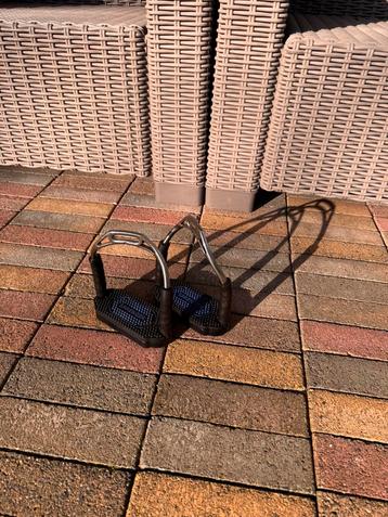 Sprenger beugels beschikbaar voor biedingen