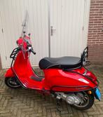 Vespa sprint met slechts 3800 km!!, Fietsen en Brommers, Scooters | Vespa, Ophalen, Zo goed als nieuw, Benzine