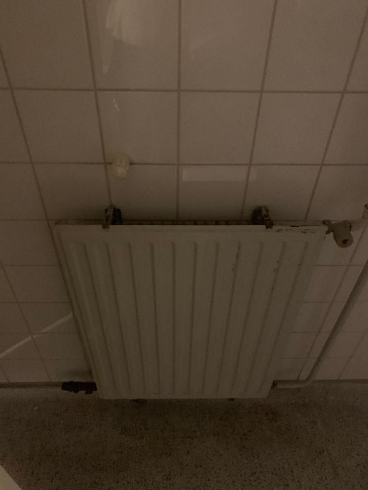 Radiatoren Gratis op te halen, Doe-het-zelf en Verbouw, Verwarming en Radiatoren, Gebruikt, Radiator, 800 watt of meer, 30 tot 80 cm