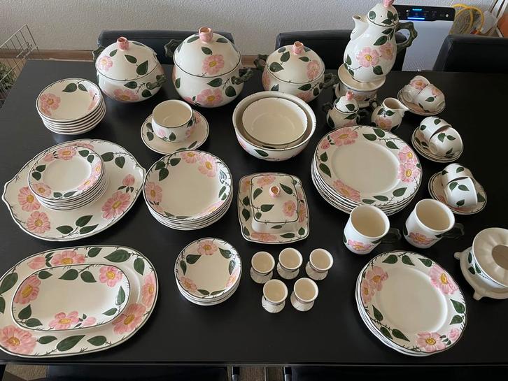 Compleet Wild Rose Villeroy en boch servies, Antiek en Kunst, Antiek | Servies compleet, Ophalen