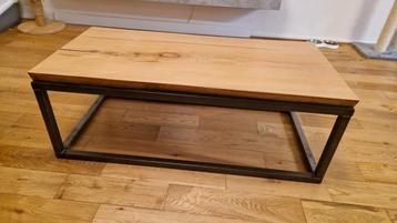 Eikenhouten salontafel beschikbaar voor biedingen