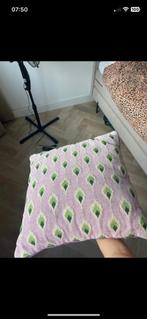Sissyboy kussen, Huis en Inrichting, Woonaccessoires | Kussens, Ophalen of Verzenden, Zo goed als nieuw, Paars, Vierkant