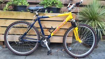 Mtb,GIANT BOULDER-TEAM,sports series. beschikbaar voor biedingen