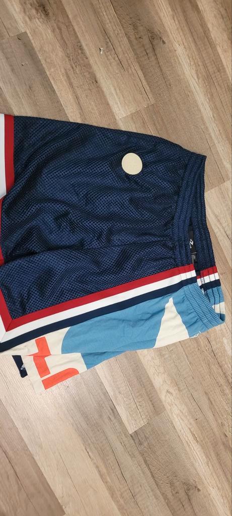 Converse Shorts Maat M - Nieuw!, Kleding | Heren, Broeken en Pantalons, Nieuw, Maat 48/50 (M), Blauw, Ophalen of Verzenden
