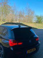 BMW 1-Serie 116i 109pk 2015 Zwart, Auto's, 1-Serie, 65 €/maand, 1280 kg, Zwart