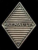 Renault ruit pin- grijs metaal kleur, Verzenden, Nieuw, Transport, Speldje of Pin