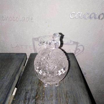 Kristallen schaaltje bewerkt met een vogeltje beschikbaar voor biedingen