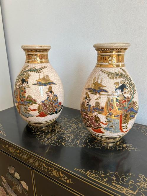 Stel Satsuma siervazen beschilderd en opgehoogd met goud, Antiek en Kunst, Antiek | Vazen, Ophalen of Verzenden