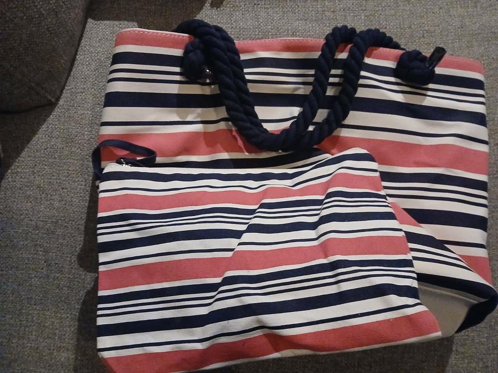 Strandtas meerdere kleuren MET klein bijpassend tasje, Sieraden, Tassen en Uiterlijk, Tassen | Damestassen, Ophalen of Verzenden