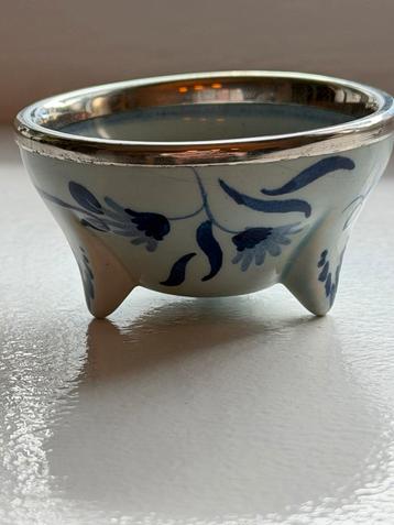 Delftsblauw Schaaltje met Drie Poten beschikbaar voor biedingen
