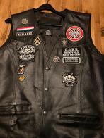 Bikervest leder met patches en pins Mt XL, Motoren, Kleding | Motorkleding, Heren, Tweedehands, Overige typen