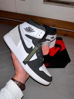 Jordan 1 Retro High OG Bleached Coral (US 10 / EU 44), Kleding | Heren, Schoenen, Ophalen of Verzenden, Nieuw, Overige kleuren