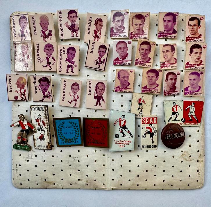 33 Verschillende Feyenoord Speldjes Rotterdam Kampioen, Verzamelen, Speldjes, Pins en Buttons, Zo goed als nieuw, Speldje of Pin