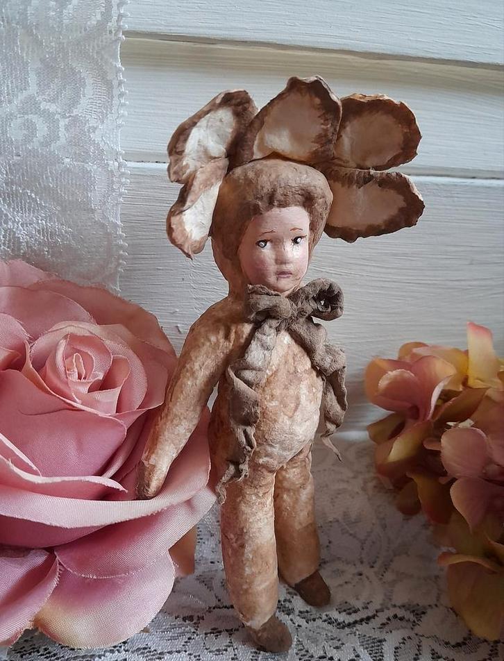 Mooi brocante wattenpopje Bloemen meisje met strik, Antiek en Kunst, Curiosa en Brocante, Ophalen of Verzenden