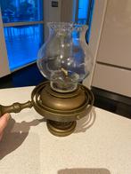 Antieke olielamp met glazen kap, Ophalen