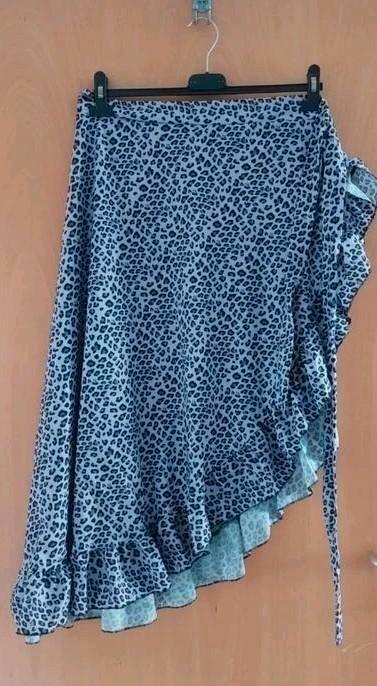 Wikkel Rok Paars Panterprint | One Size | NIEUW ongedragen, Kleding | Dames, Rokken, Nieuw, Paars, Onder de knie, Ophalen of Verzenden