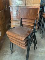 Nieuwe stapelstoel 4 stuks, Ophalen, Zo goed als nieuw, Bruin