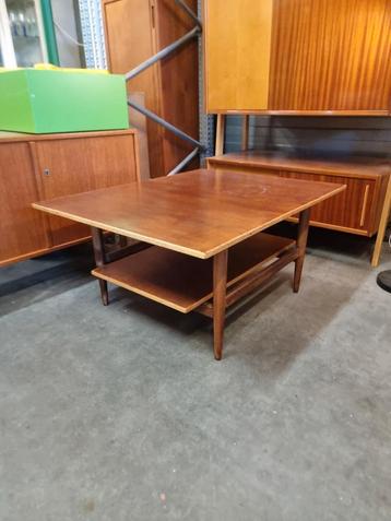 Vintage salontafel jaren 60  beschikbaar voor biedingen