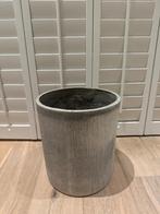 Planten pot cement/beton kleur, Tuin en Terras, Overige materialen, Tuin, Rond, Zo goed als nieuw
