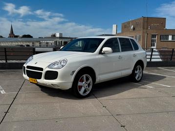 Porsche Cayenne Turbo|4 nieuwe banden | Apple CarPlay beschikbaar voor biedingen