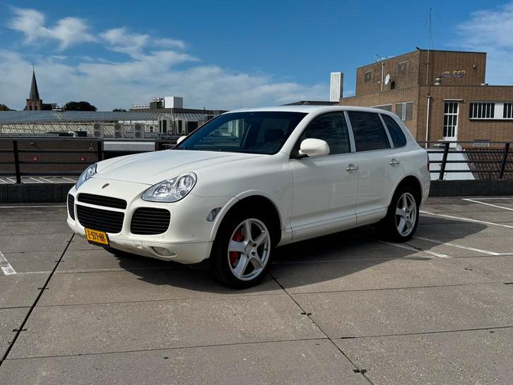 Porsche Cayenne Turbo|4 nieuwe banden | Apple CarPlay, Auto's, Porsche, Particulier, Cayenne, 4x4, Airbags, Airconditioning, Alarm